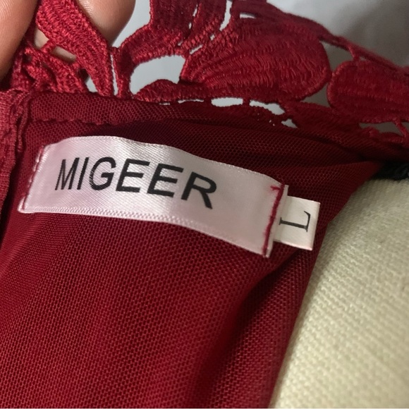 Red dress midi with sheer top - Picture 6 of 9